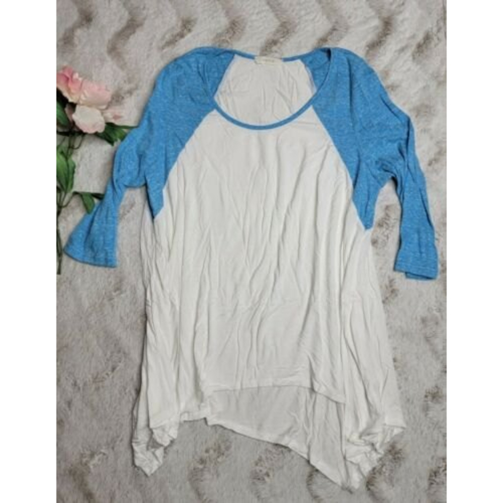 ✨️CL Entro Blue Half Sleeve White Baseball Style Tshirt Size L‎